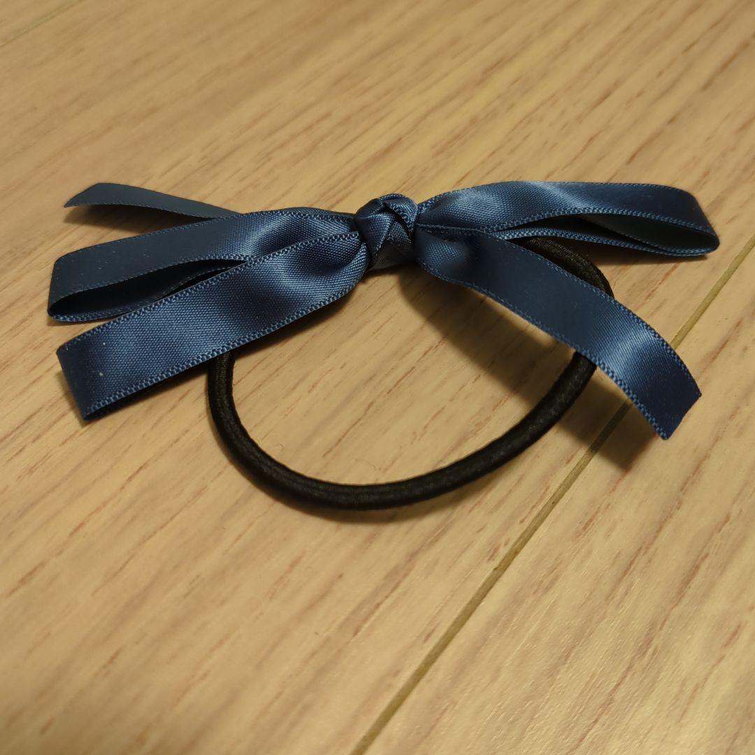 ネイビーリボン付きヘアゴム