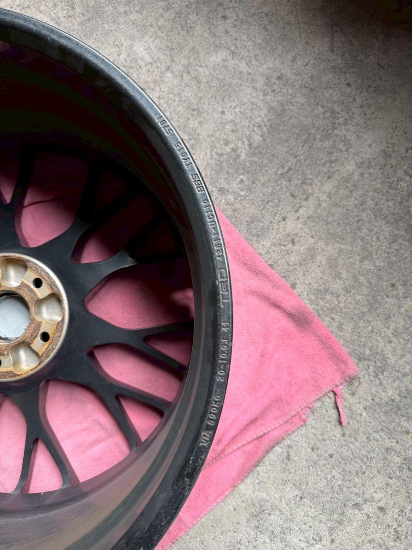 TRD サーキットクラブスポーツ20インチ
