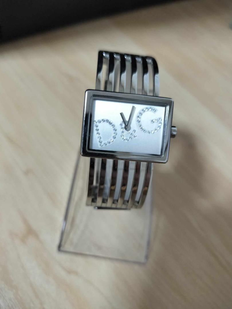 美品　稼働品　 ドルガバ D&G TIME ブレスレットタイプの腕時計