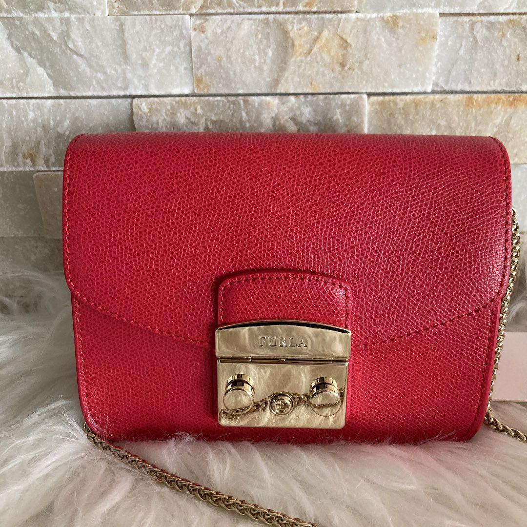 新品✨フルラ メトロポリス バイカラー ショルダーバッグ レッド FURLA 新品✨フルラ メトロポリス バイカラー ショルダーバッグ レッド FURLA