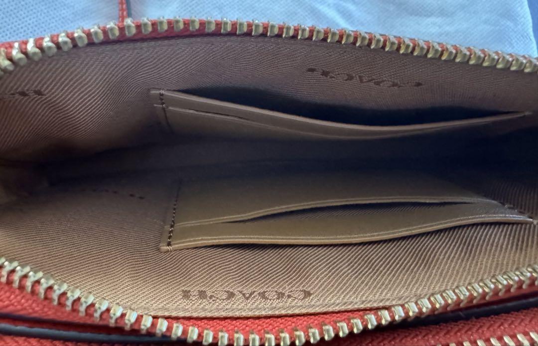 COACH レッド恐竜モチーフバッグ