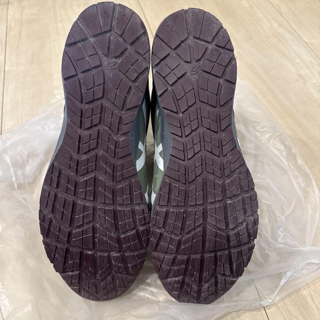 アシックス