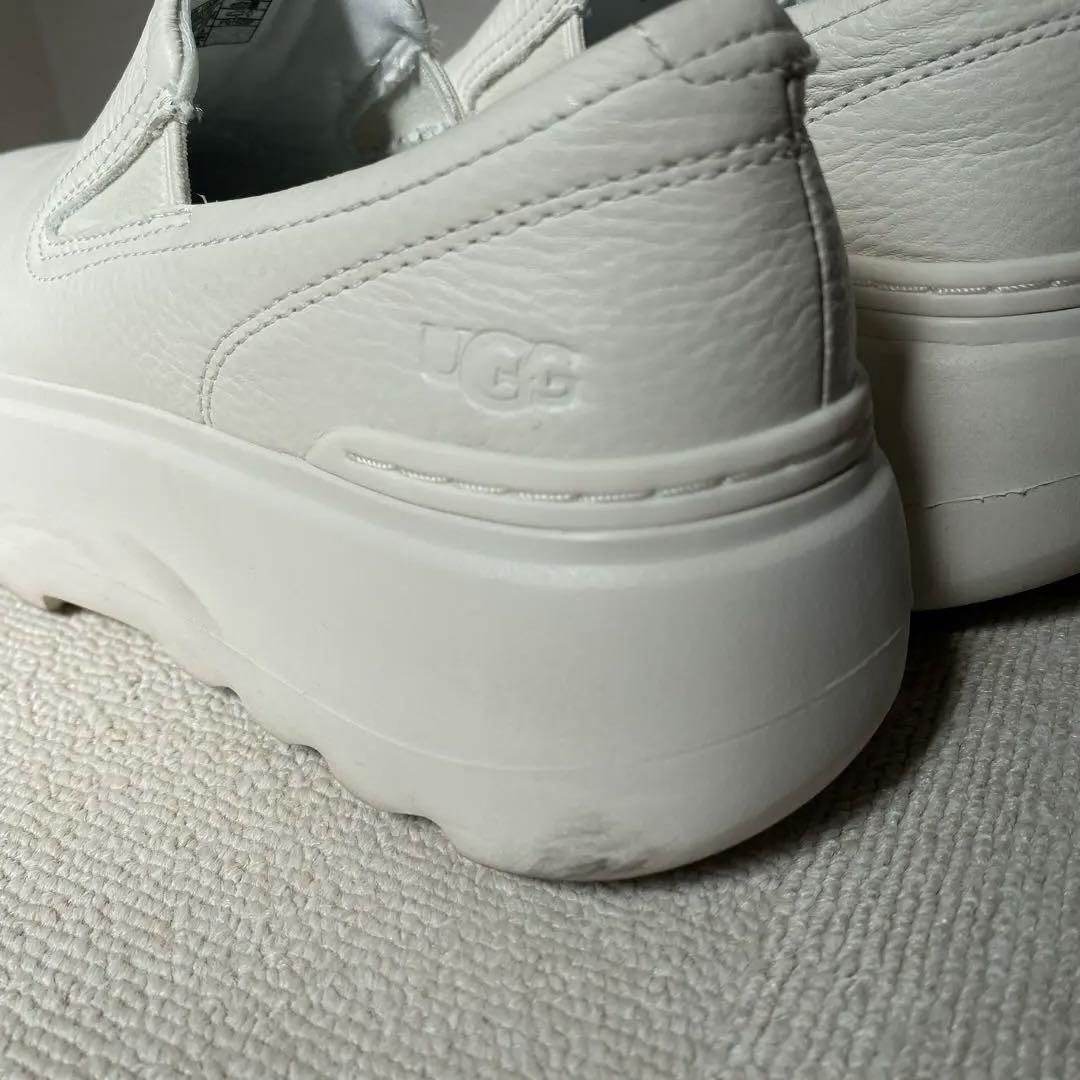 最終お値下げ　UGG ホワイト　厚底　スリッポン　美品　23センチ