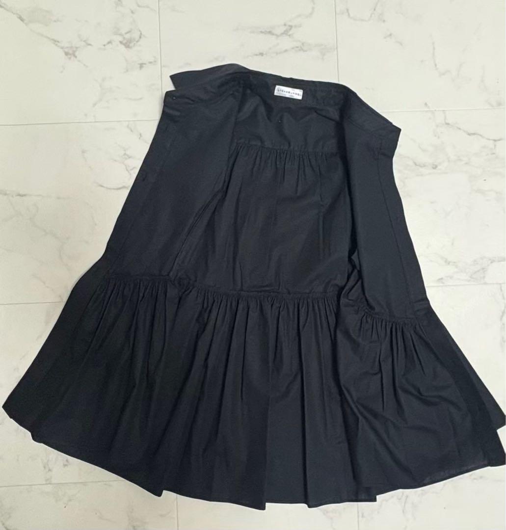 【新品未使用】定価6.9万STRASBURGO カットワークノースリーブブラウス 新品未使用】定価6.9万STRASBURGO カットワークノースリーブ