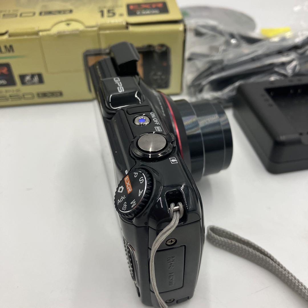 超美品　FUJIFILM FinePix F550EXR デジカメ ブラック