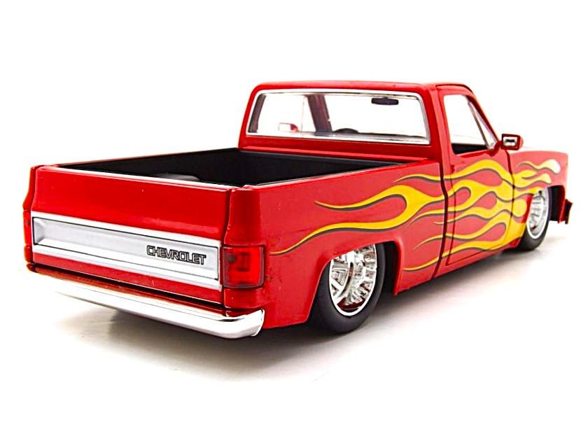 ジェイダトイズ 1/24 1985 シボレー C-10 RED/FLAMES