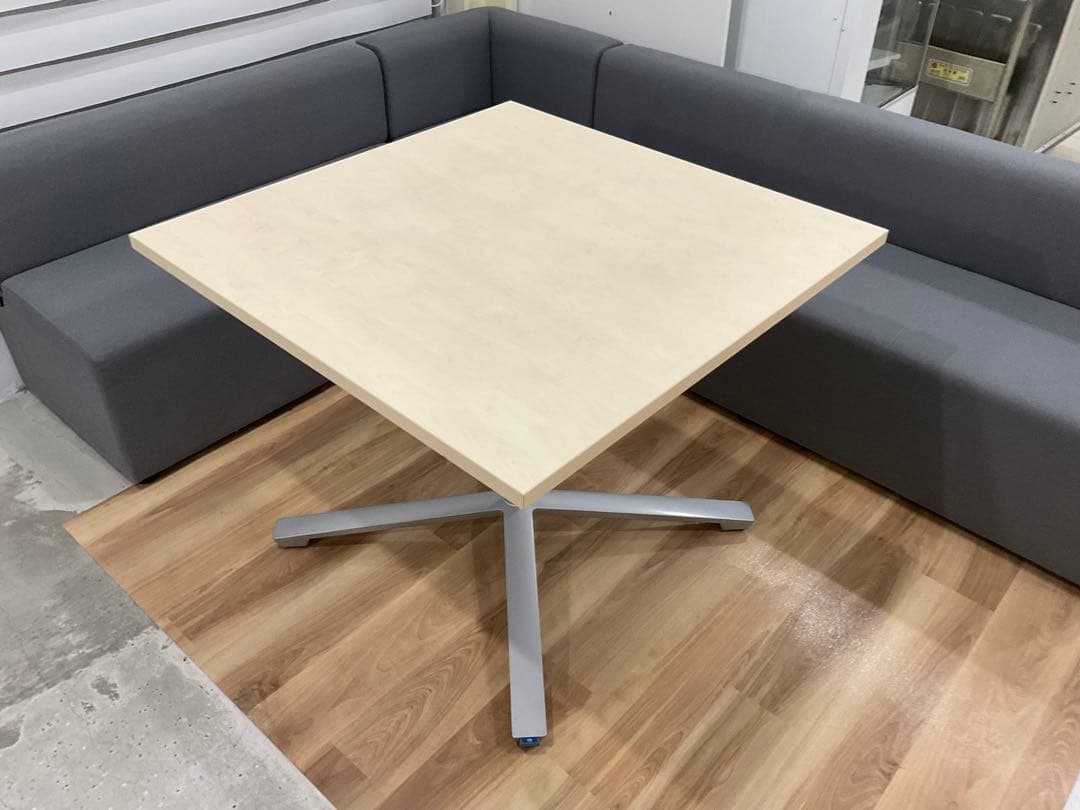 ビエナシリーズ ミーティングテーブルKOKUYO