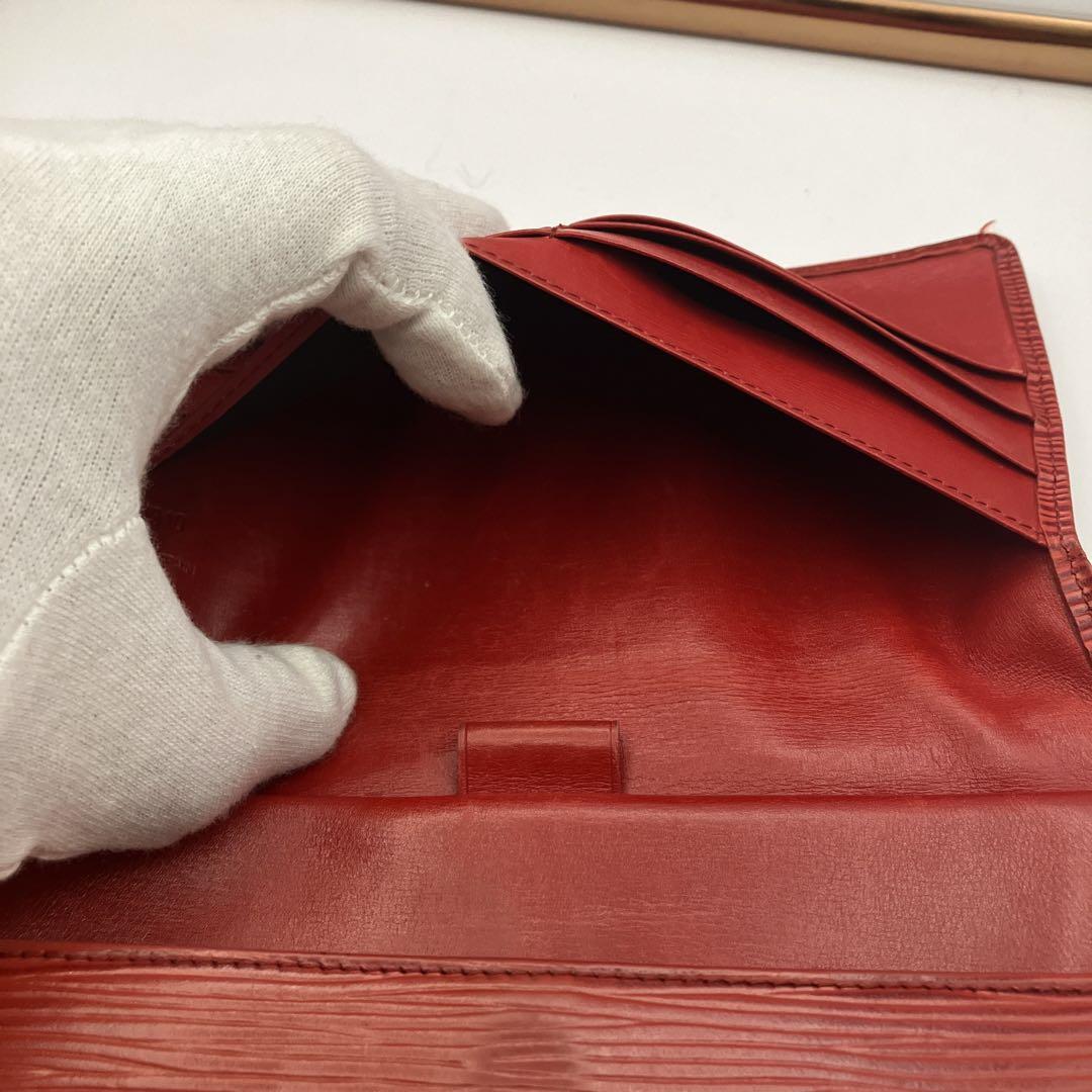 匿名配送】LOUISVUITTON✨ルイヴィトン✨エピ✨二つ折り財布