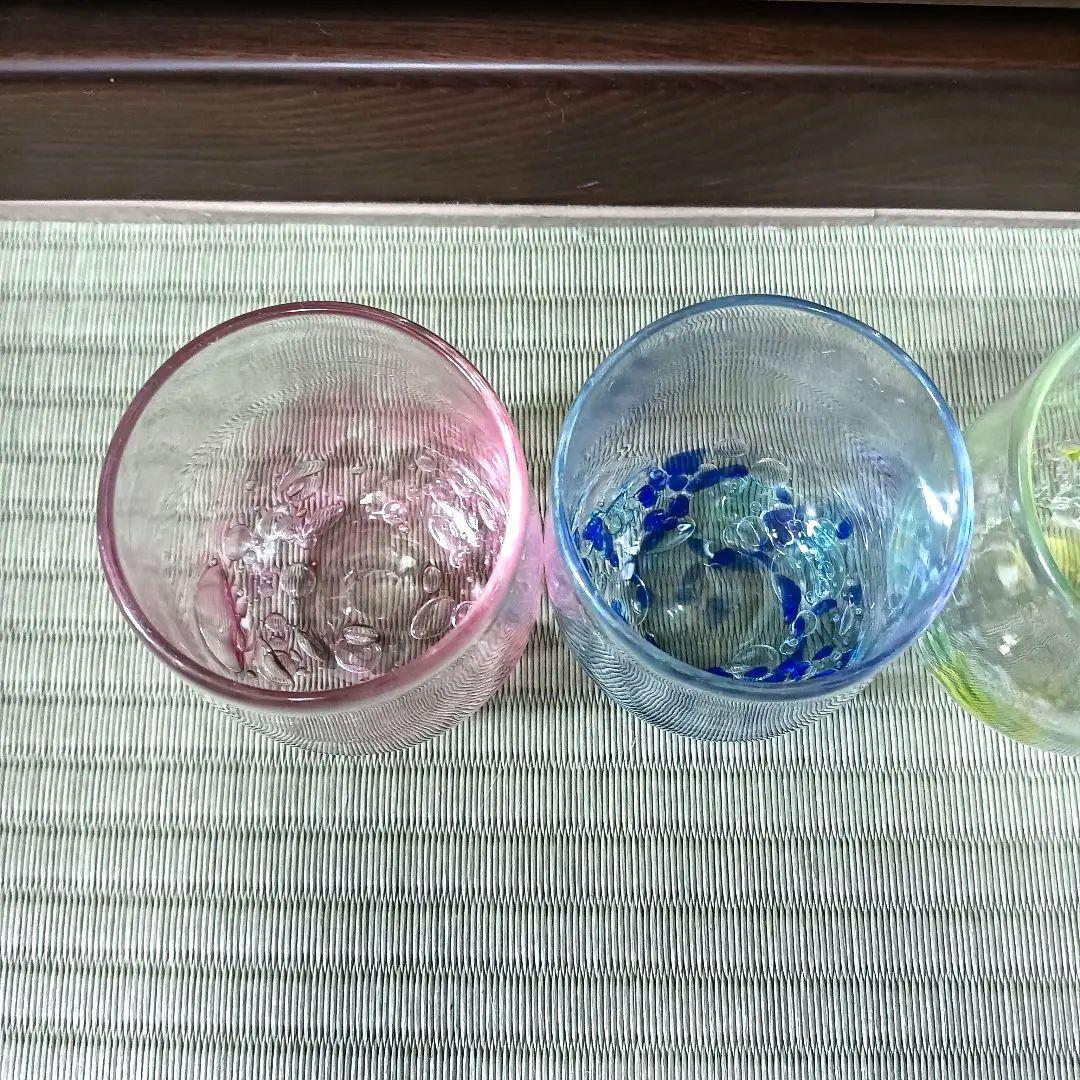 グラス　ピンク　水色　気泡　オレンジ　ガラス　グリーン