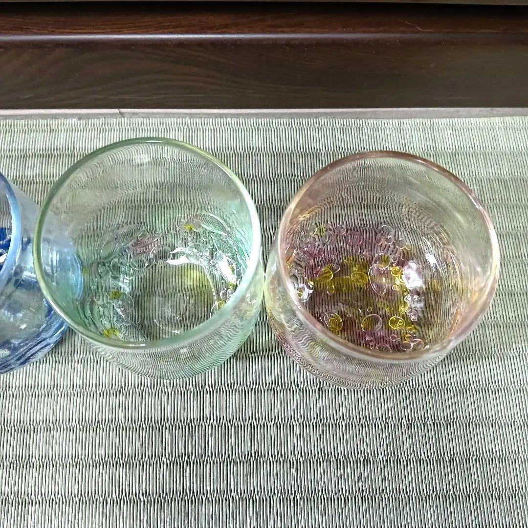 グラス　ピンク　水色　気泡　オレンジ　ガラス　グリーン