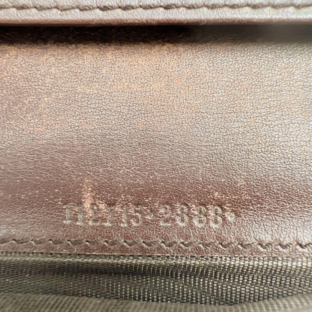 GUCCI シマ GG柄 ブラウン レザー長財布 7199 - メルカリ