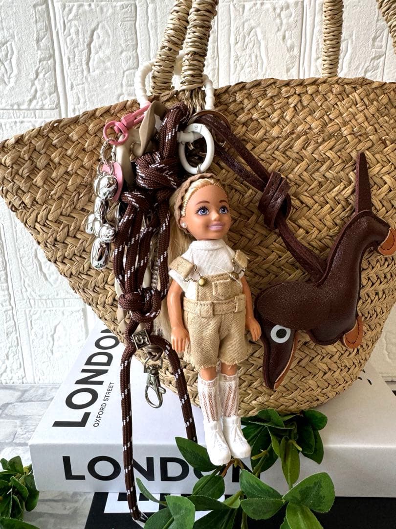 マテル人形使用 バービーキーホルダー バービーチャーム チェルシー