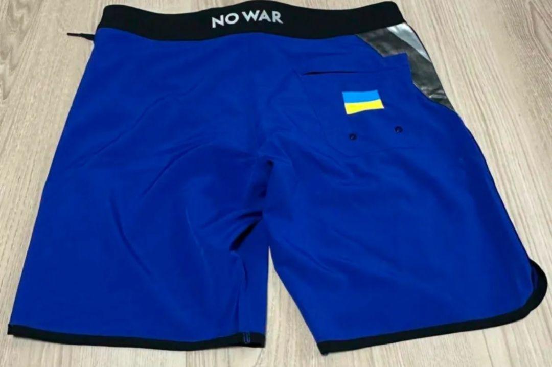 LYFT NO WAR デザイン 青色 ショートパンツ ウクライナ国旗付き