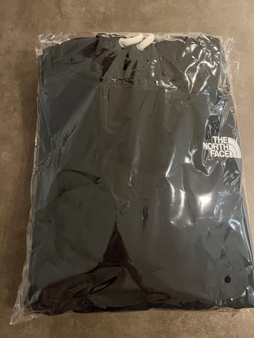 ブラックパーカー