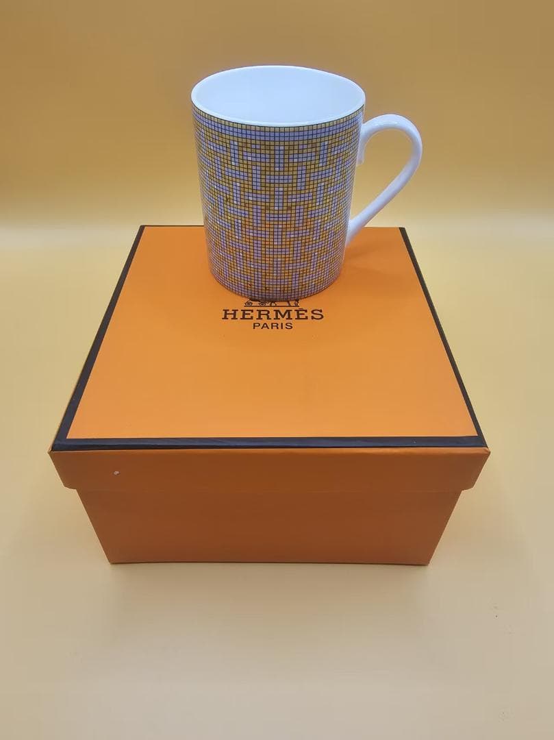 エルメスHermesゴールドモザイクのマグカップですHERMES