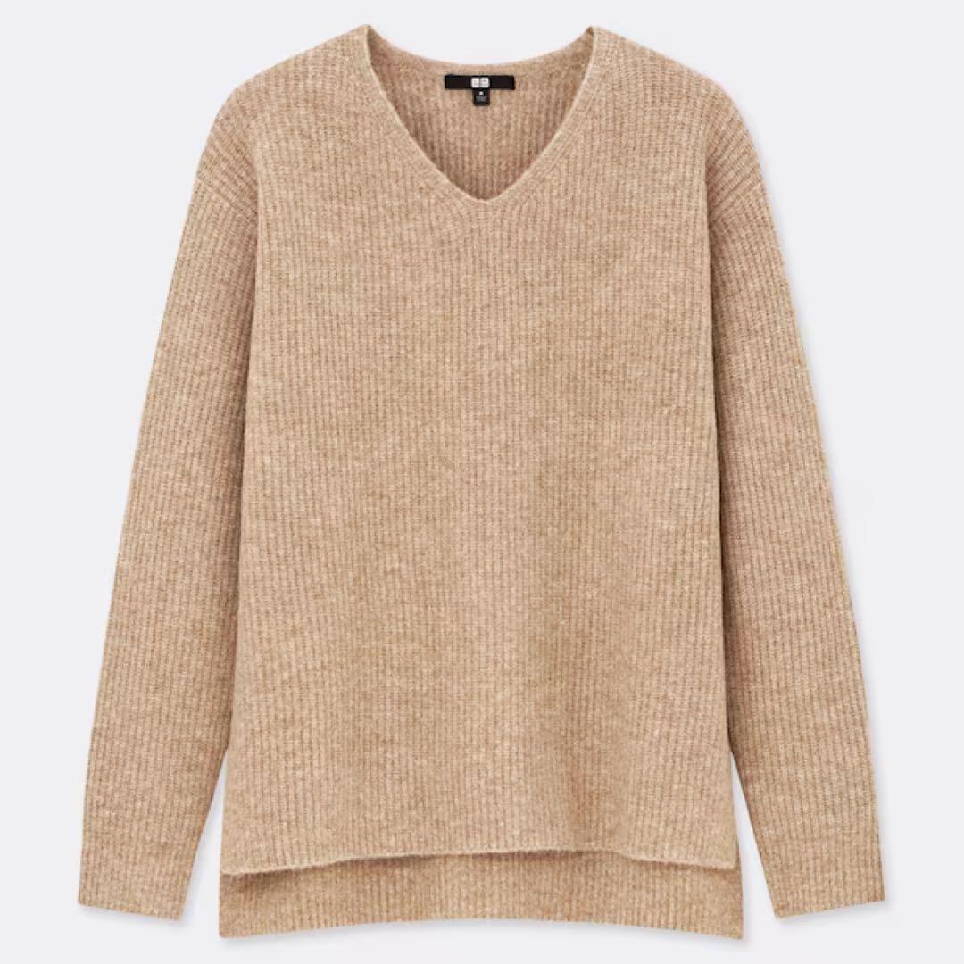 【人気投票 】ハイブランド人気ランキング！ UNIQLO スフレヤーンVネックサイドスリットセーター - メルカリ トップス