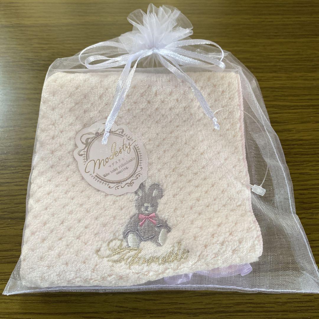 5点目100円♡新品♡新作♡うさちゃん刺繍♡タオルハンカチ