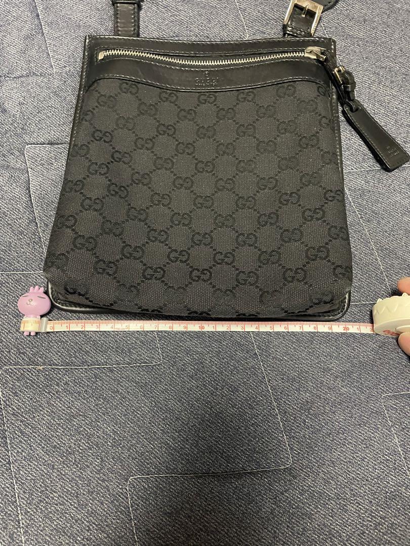 GUCCI紺ショルダーバッグ サコッシュ