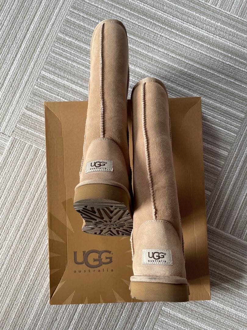 ＵＧＧ　ムートンブーツロング２４cm ベージュ　新品未使用