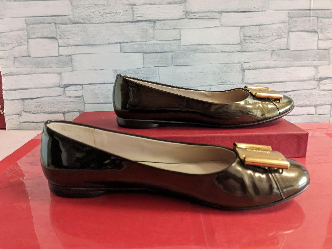 最終価格！美　 品 Salvtore Ferrgamo フラットシューズ