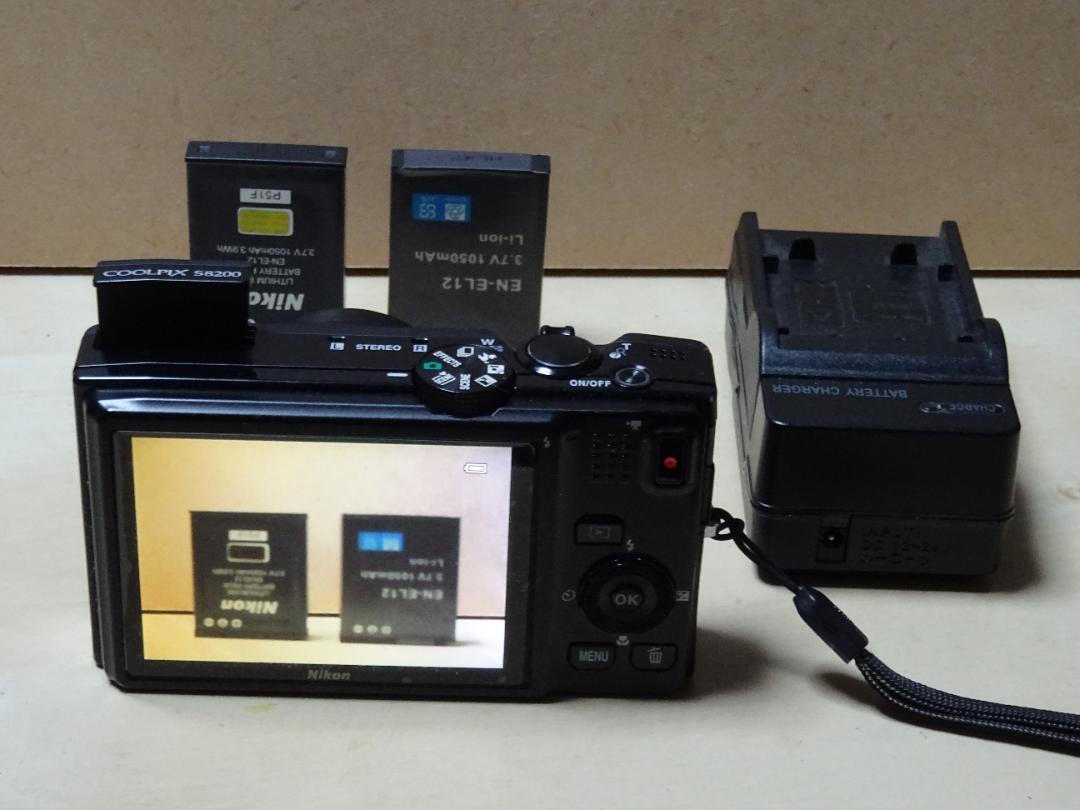 COOLPIX S8200