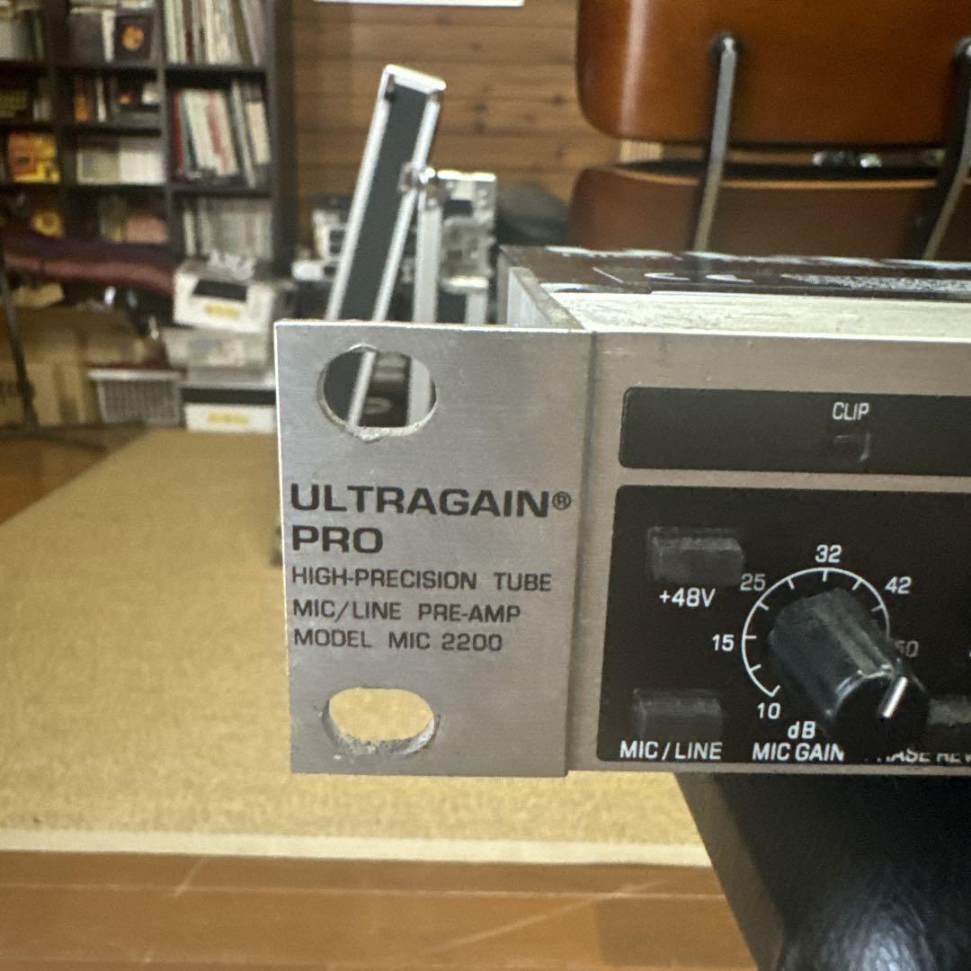 Behringer UltraGain Pro MIC2200 マイクプリ