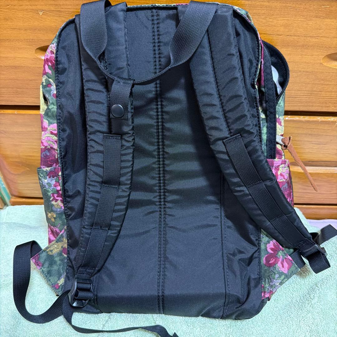 フローラルバックパック