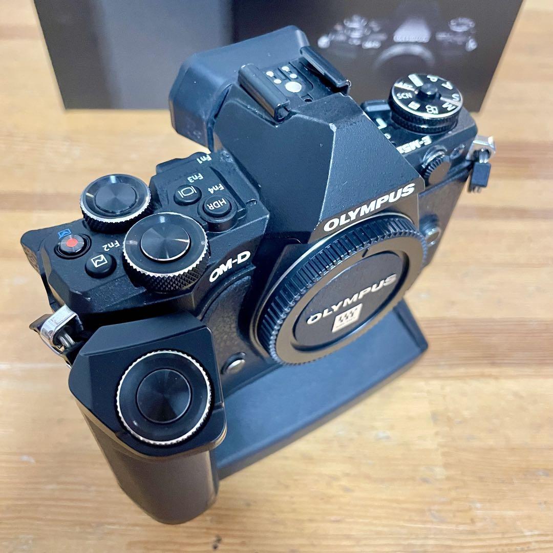 OLYMPUS OM-D E-M5 Mark II バッテリーグリップHLD-8