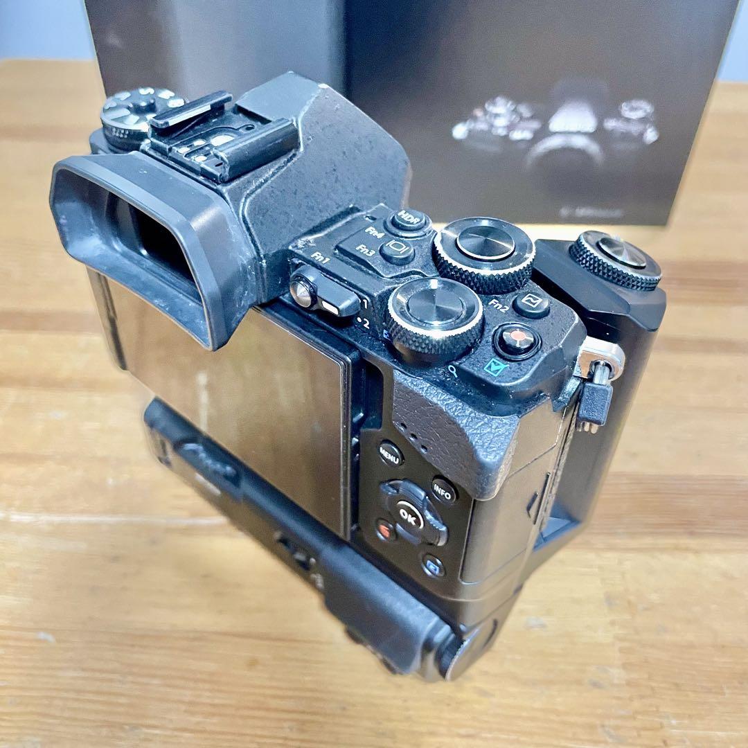 OLYMPUS OM-D E-M5 Mark II バッテリーグリップHLD-8