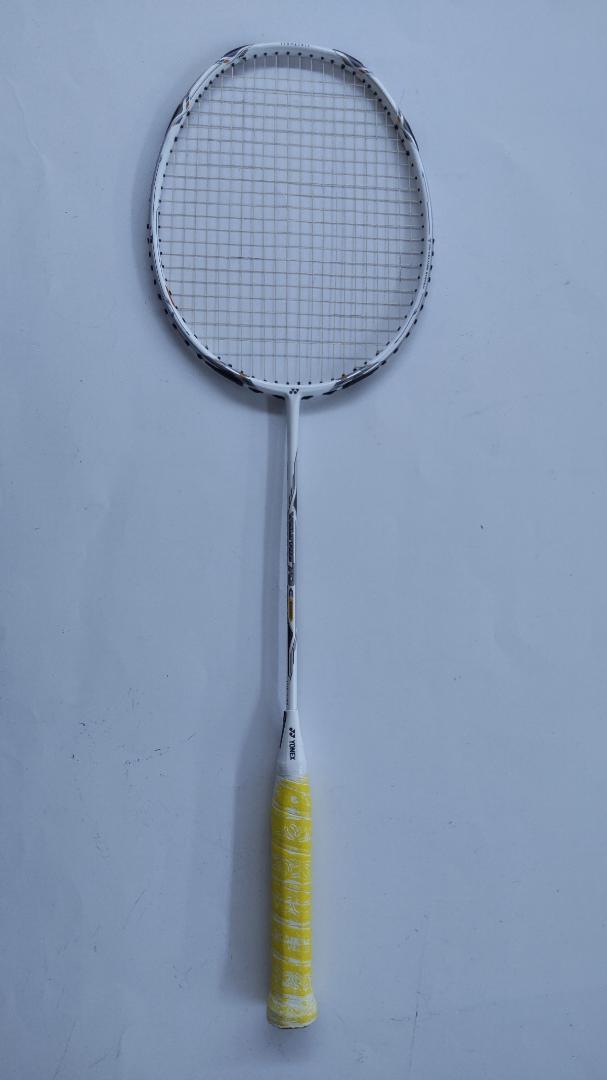 【中古】YONEX バドミントンラケット ボルトリック70e-チューン