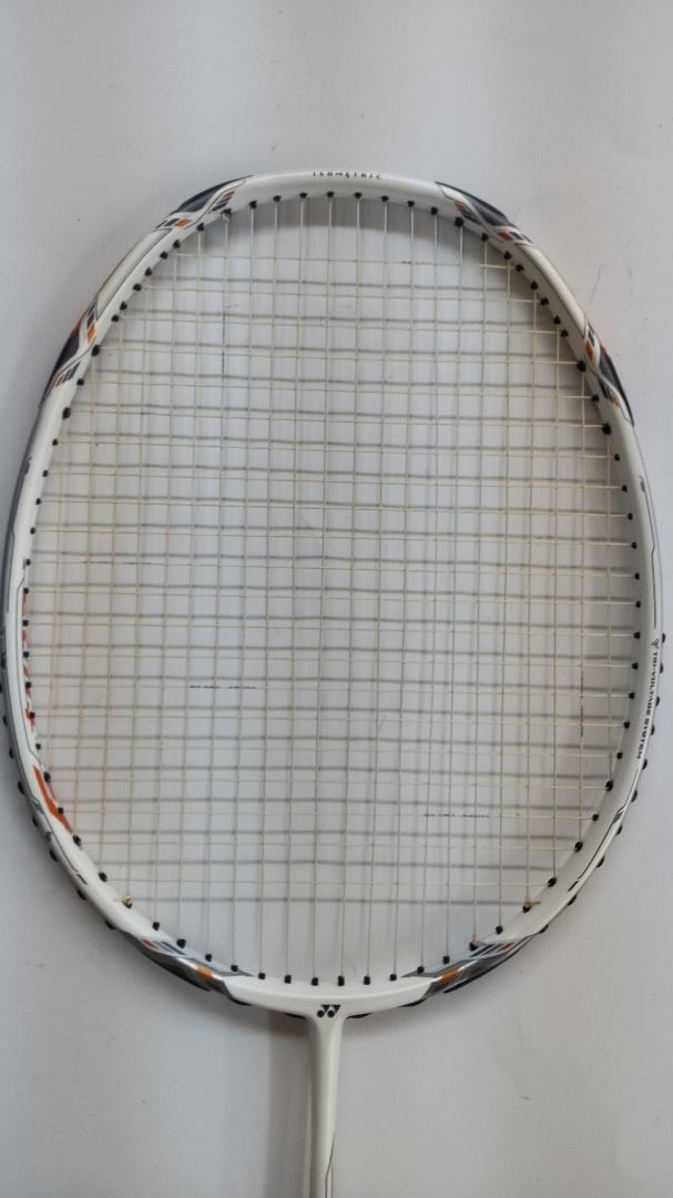 【中古】YONEX バドミントンラケット ボルトリック70e-チューン