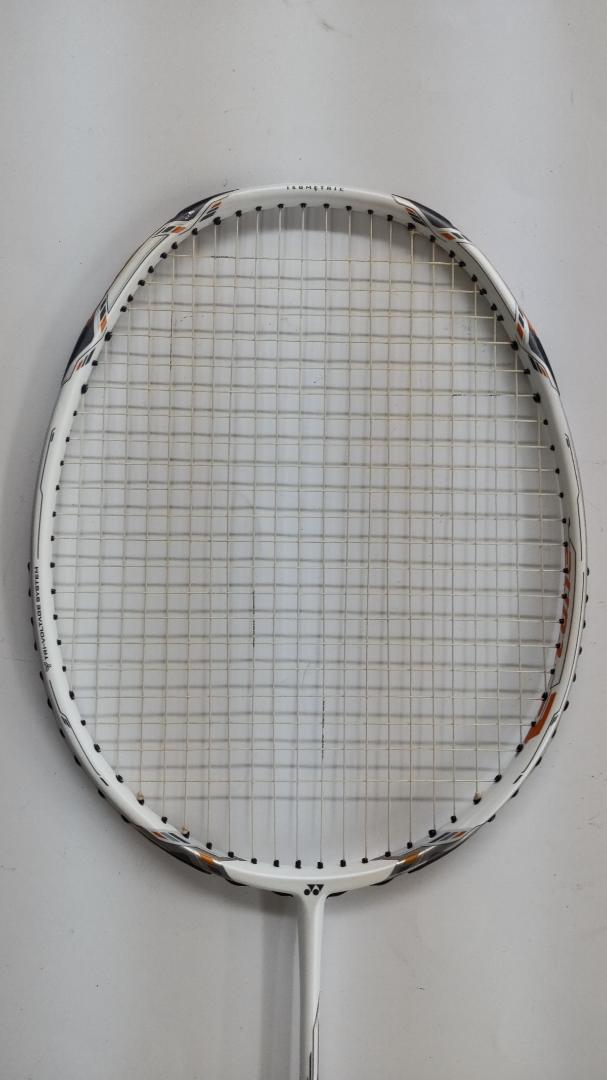 【中古】YONEX バドミントンラケット ボルトリック70e-チューン