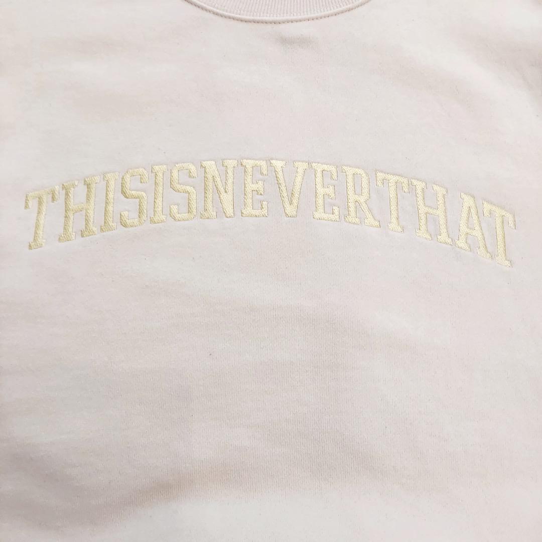 年末のプロモーション thisisneverthat ネバザ スウェット 刺繍 XL 白 12882 トップス