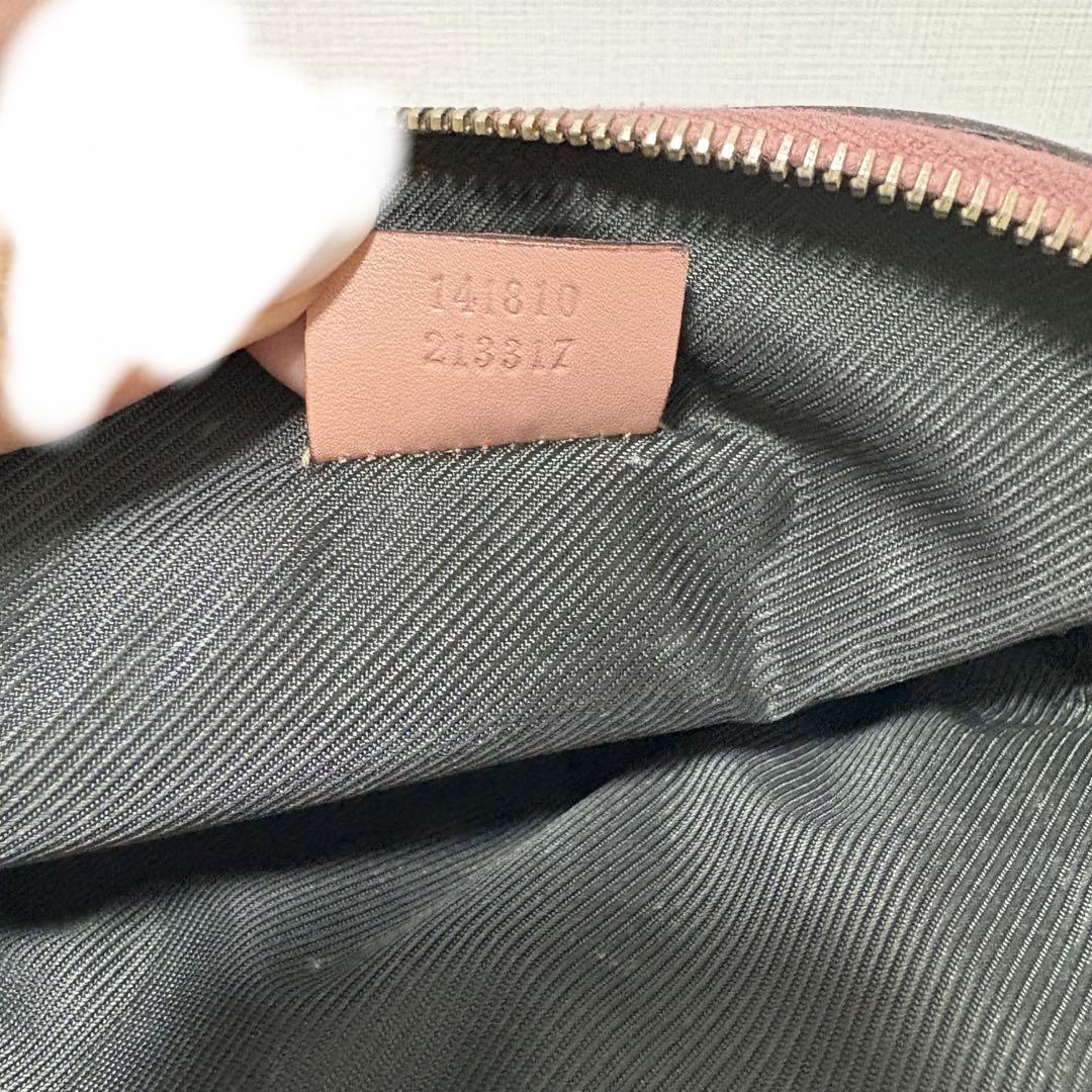 グッチ　GUCCI 化粧ポーチ　GGマーモント　ピンク