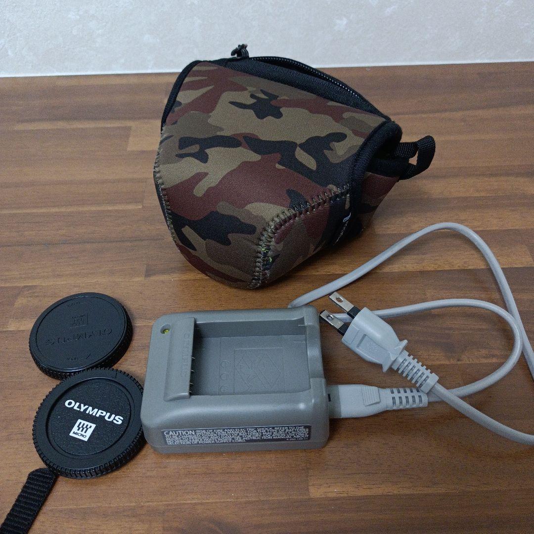 OLYMPUS デジタルカメラ ホワイト　レンズ不良ありジャンク品