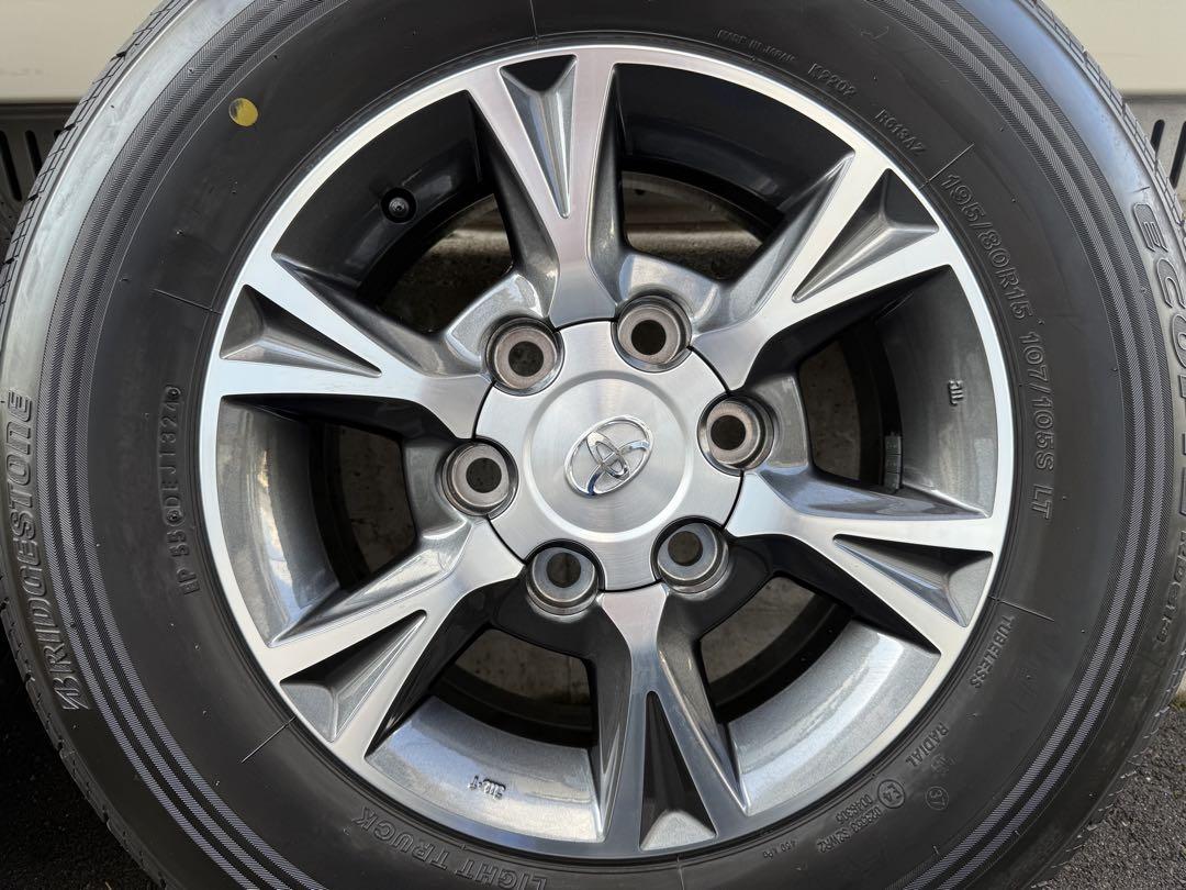 新車外し ハイエース 送料込み 195/80R15 ブリヂストン4本純正アルミ