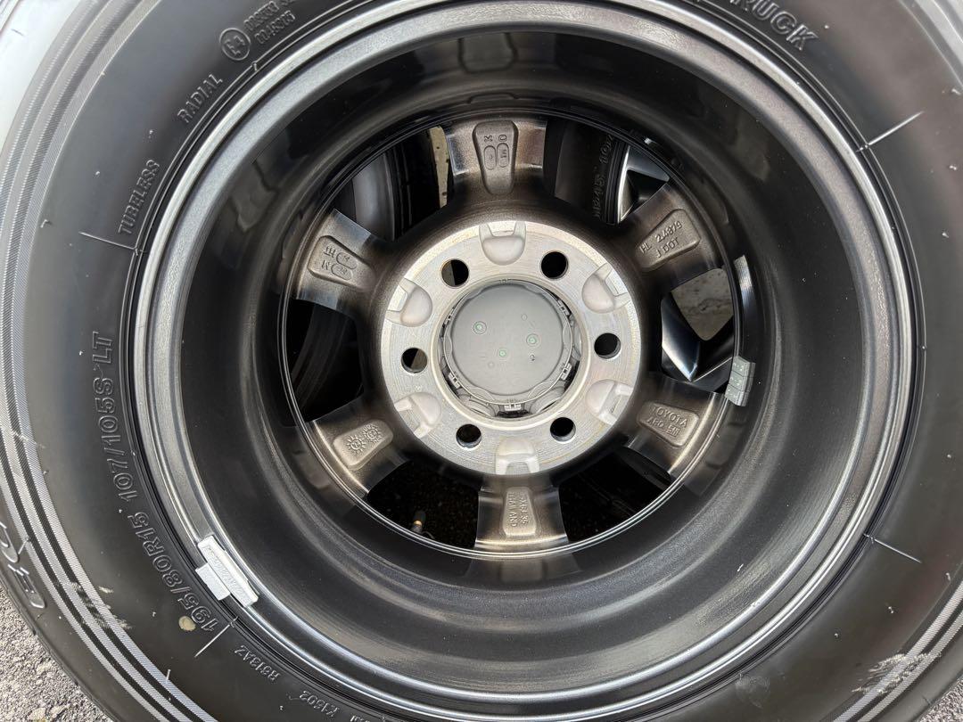 新車外し ハイエース 送料込み 195/80R15 ブリヂストン4本純正アルミ
