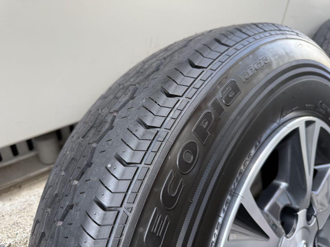 新車外し ハイエース 送料込み 195/80R15 ブリヂストン4本純正アルミ