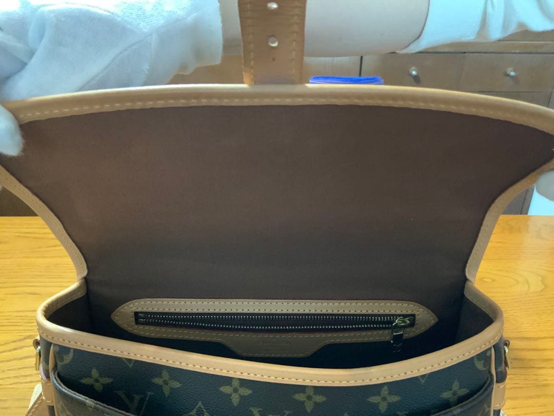 LOUIS VUITTON モノグラム ソローニュ ショルダーバッグ LOUIS VUITTON モノグラム ソローニュ ショルダーバッグ