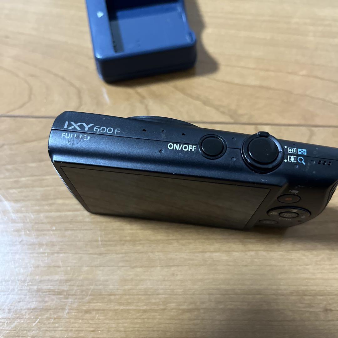 Canon キャノンixy600f 本体ブラック色 充電器付き中古品