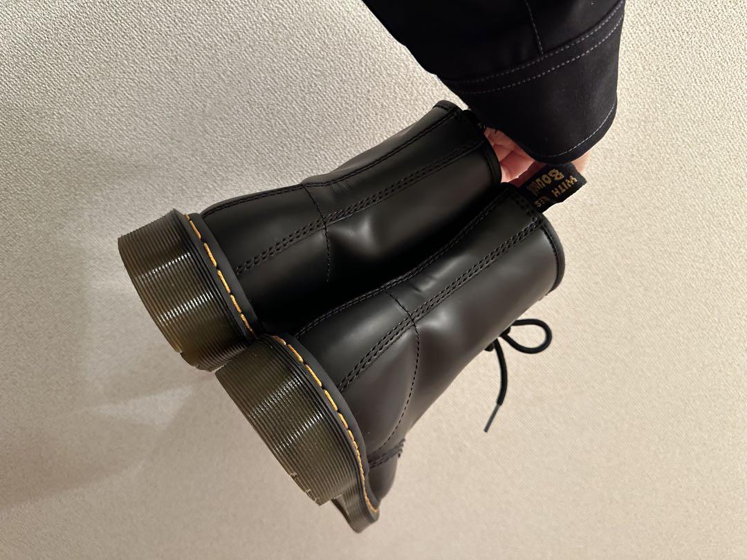 ミッドカットブーツ