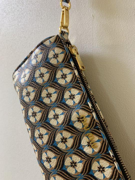 お得限定SALE 美品 miumiu ハンドバッグ クラッチバッグ uZc7I-m39976146052 新品正規品