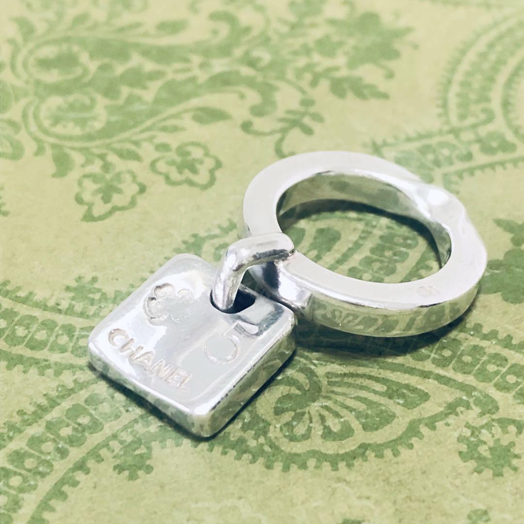 定番のお歳暮＆冬ギフト CHANEL カメリア クローバー プレート No.5 リング J256012 アクセサリー