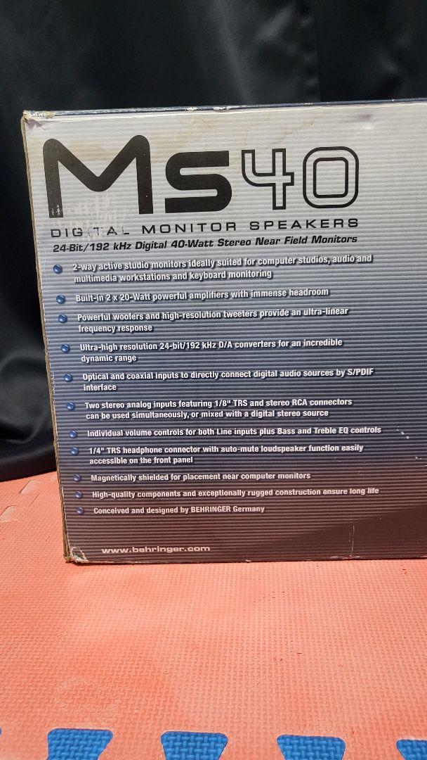モニタースピーカー　アンプ内蔵　BEHRINGER　MS40