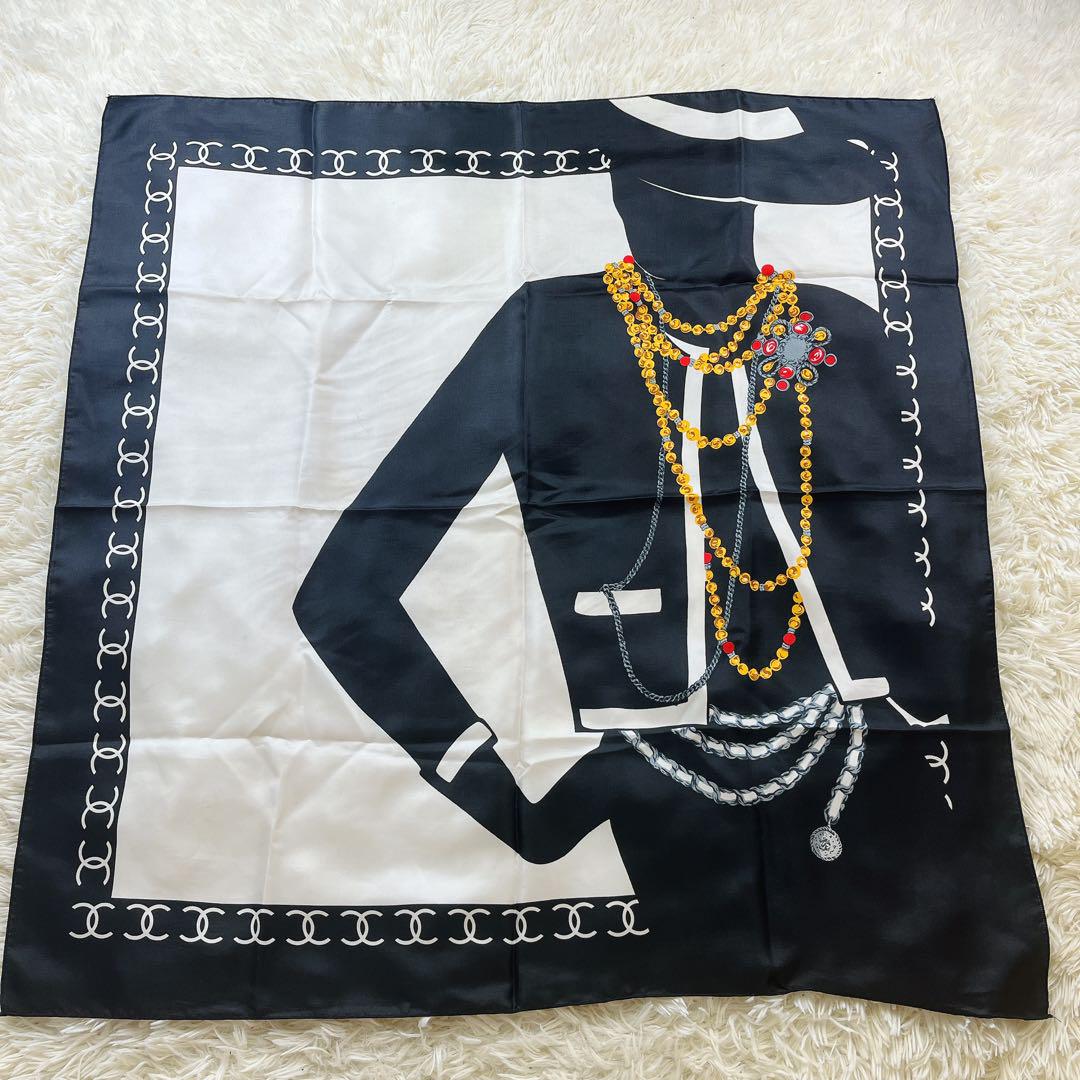 希少✨ CHANEL シャネル マドモアゼル 大判 スカーフ 黒 白 ココマーク