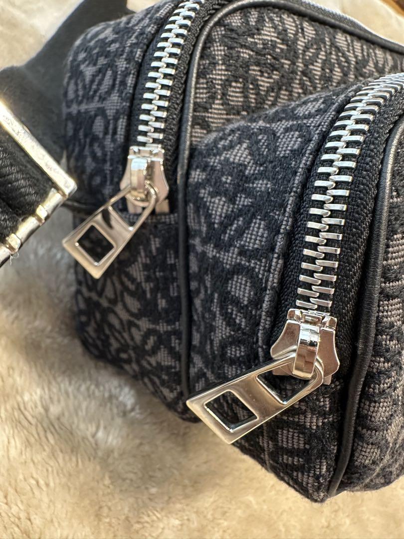 【美品】ロエベ  LOEWE カメラバッグ　ショルダーバッグ