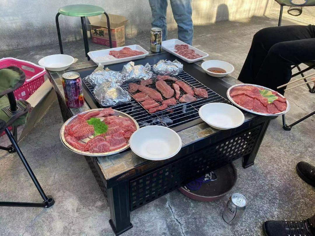 バーベキューコンロ BBQコンロバーベキュー 焚き火台 黒の板 977