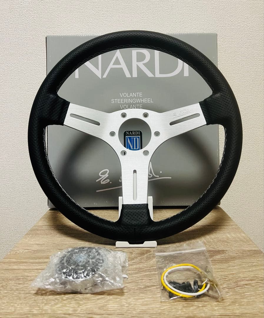 【大幅値下げ】ナルディ(NARDI)クラシック レザーステアリング 13インチ 【大幅値下げ】ナルディ(NARDI)クラシック レザーステアリング 13インチ