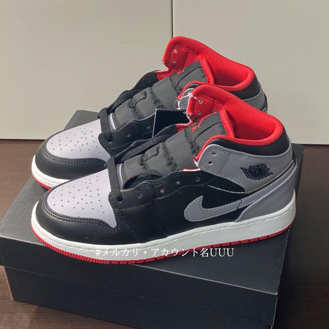 NIKE エアジョーダン１MID
