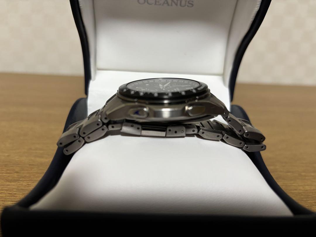 CASIO オシアナスOCW-M800電波ソーラー　箱、説明書あり